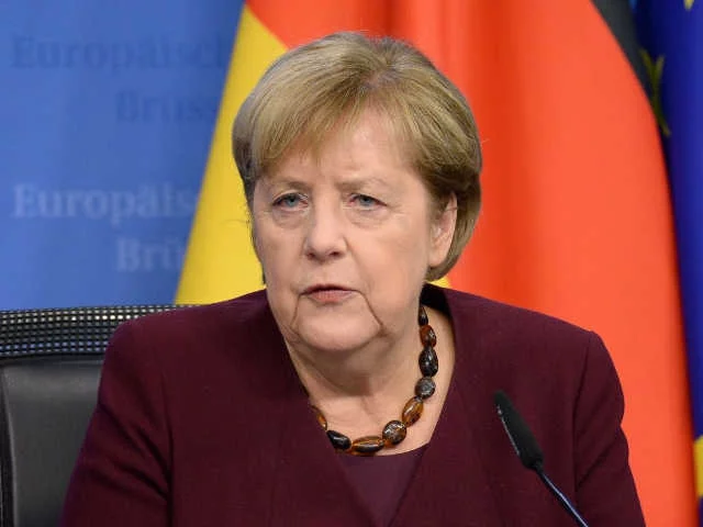 Меркель предупредила, что к Путину надо относиться очень серьезно