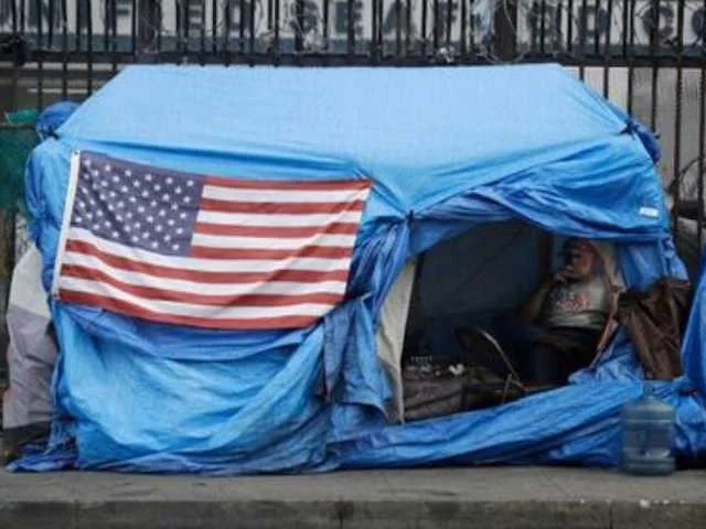 Туристы в шоке от количество лагерей для бездомных в Вашингтоне