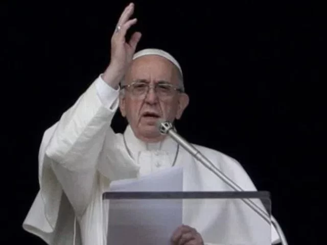 Папа Франциск пробил очередное дно: Библия неверна, а извращение - не грех