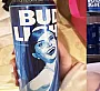 Полный провал продаж пива Bud Light, рекламируемого трансгендером