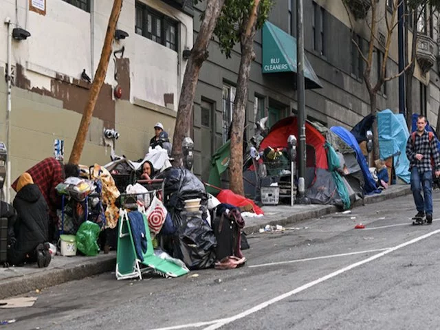 В Сан-Франциско проводят экскурсию по бомжатникам в центре города