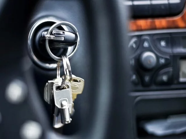 Канадцам велели оставлять ключи от машины в удобном для воров месте