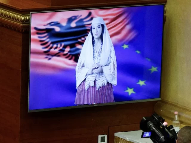 Хаос в парламенте Албании от нового ИИ - "министра"