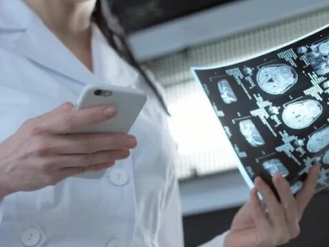 Ученые обвиняют ВОЗ в сокрытии эпидемии рака, вызванного мобильными телефонами