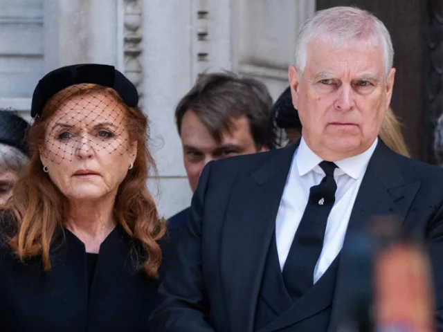 Бывший британский принц Эндрю на грани самоубийства