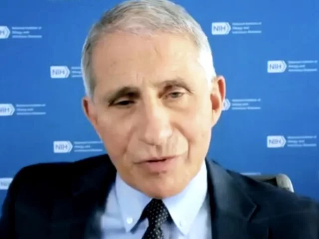 Фаучи требует заткнуть рот недовольным, пока они не потребовали повесить всю элиту