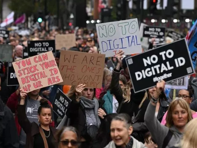 Британцы восстали против системы цифровой идентификации
