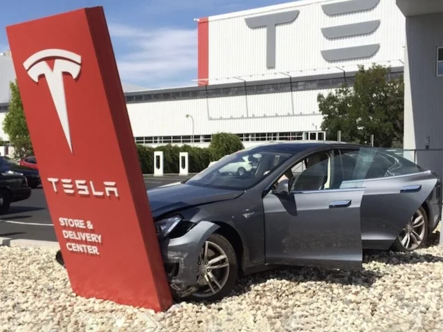 Массовый отказ от полного перехода на электромобили