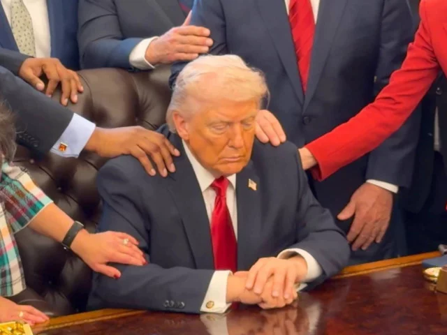 Девочка укусила Трампа, когда он принуждал её к оральному сексу