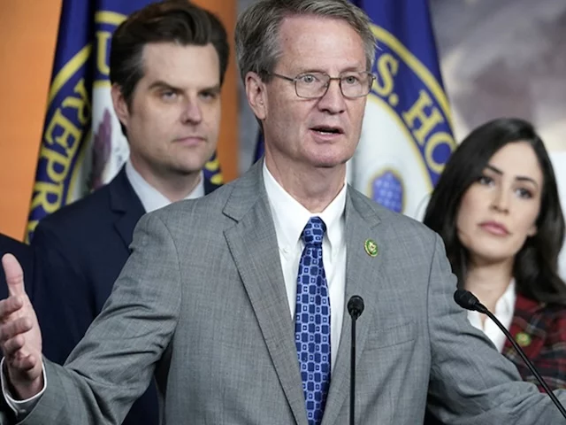 Конгрессмен США разоблачает обман с высадкой на Луну