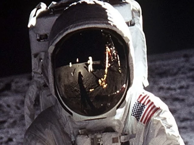 У NASA нет технологий для создания скафандров для полета на Луну